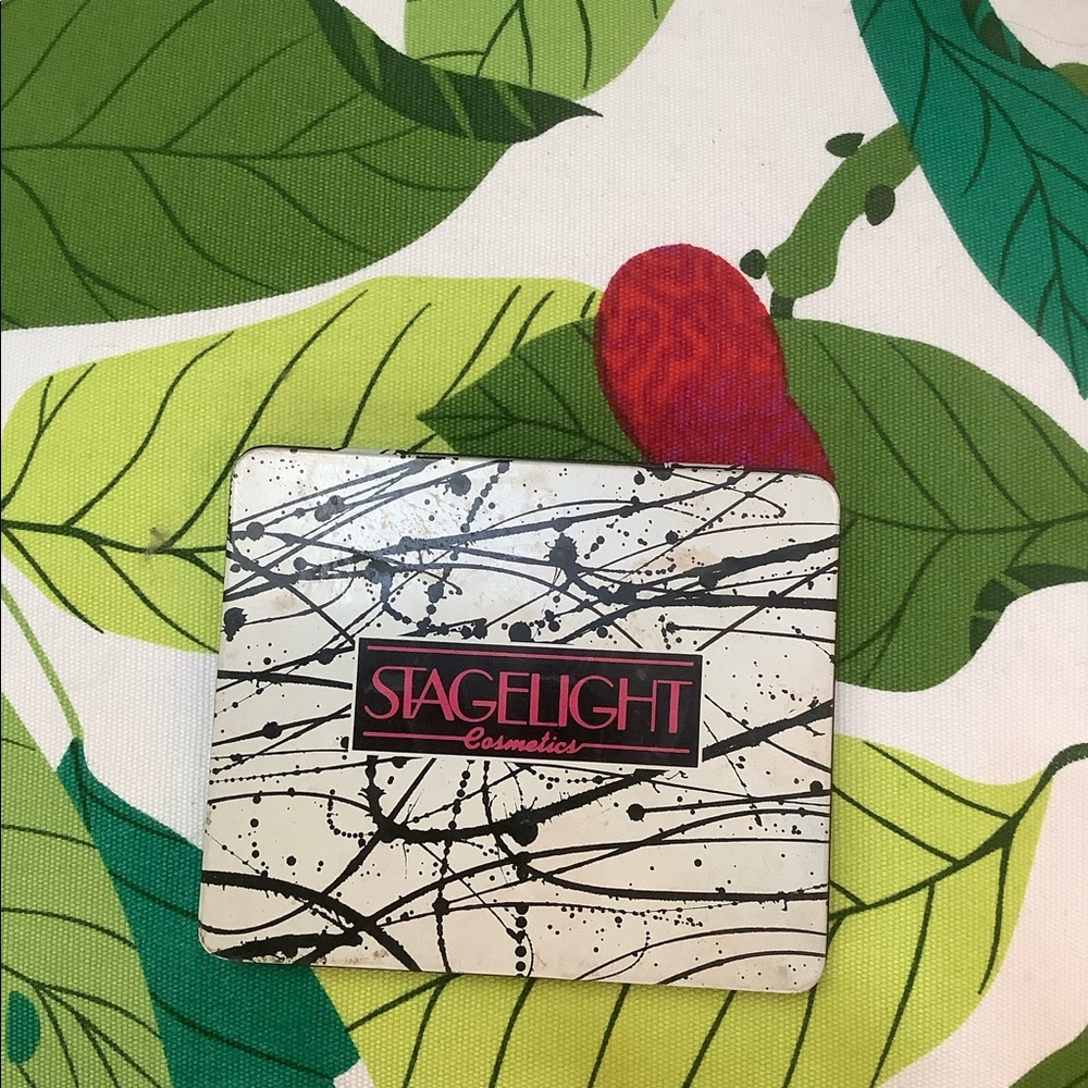 Vintage Stagelight eyeshadow palette